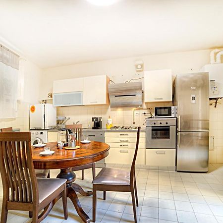 Alfio'S Apartment In Siena Exterior photo