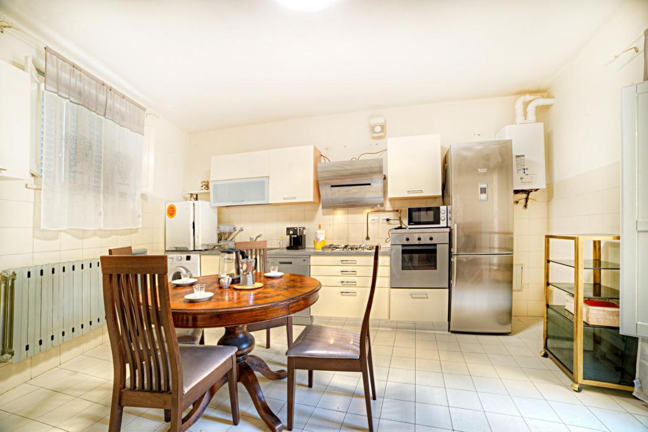 Alfio'S Apartment In Siena Exterior photo